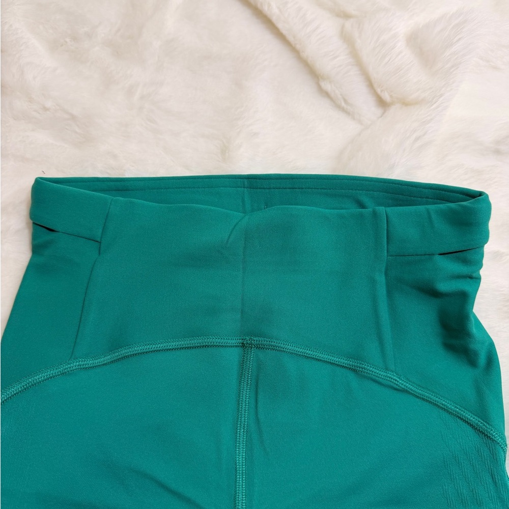 Lululemon Athletica Vibrant Green Shorts - Picture 7 of 9